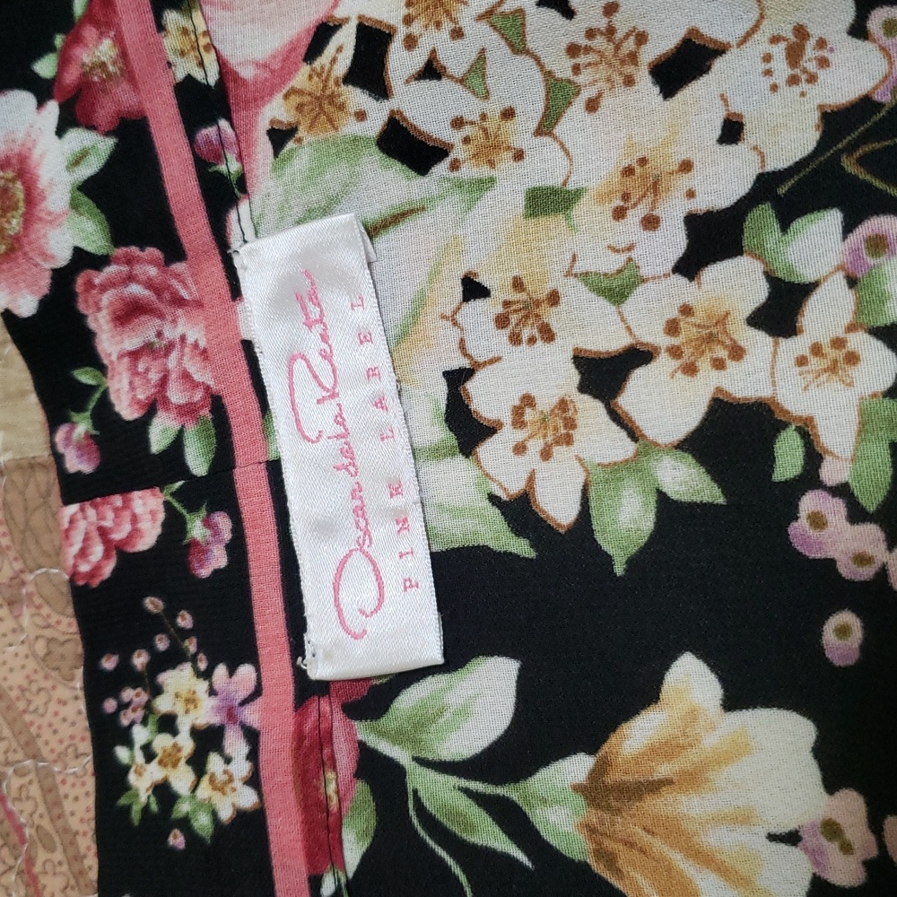 Oscar de la Renta Floral Robe - Picture 7 of 7